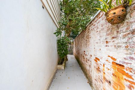 6_photo/94dce44d07.98a2f1197ddc2320-ATLAS-939b00c6-cc51-4de1-8b1d-4255acf4fce2.jpg de casa à venda com 2 quartos, 230m² em Cristo Rei, Curitiba