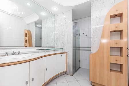 27_photo/94dce44d87.8112f57c7da29d24-ATLAS-04828309-e280-4b71-91cf-e11a975463df.jpg de casa à venda com 3 quartos, 297m² em Cristo Rei, Curitiba