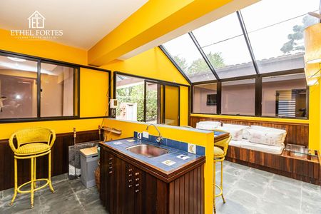 5_photo/94dce44d87.8112f57c7da29d24-ATLAS-5d5225df-2af3-4061-b2a8-5cbbc19e8725.jpg de casa à venda com 3 quartos, 297m² em Cristo Rei, Curitiba