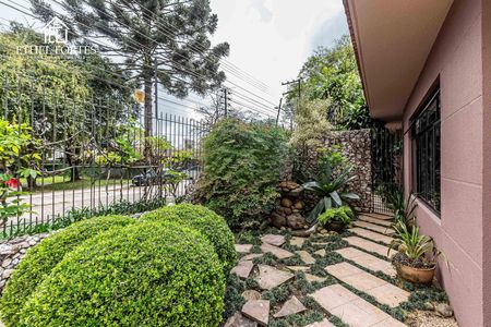 8_photo/94dce44d87.8112f57c7da29d24-ATLAS-85b8cbae-5f5f-4ebb-8b5e-08a112962572.jpg de casa à venda com 3 quartos, 297m² em Cristo Rei, Curitiba