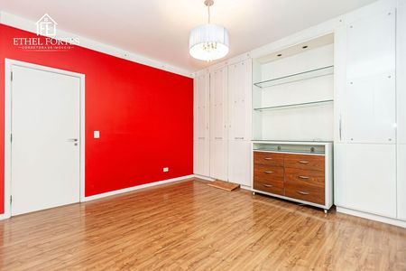 19_photo/94dce44d87.8112f57c7da29d24-ATLAS-bcf103b2-2865-4c38-b715-ca9fea12094a.jpg de casa à venda com 3 quartos, 297m² em Cristo Rei, Curitiba