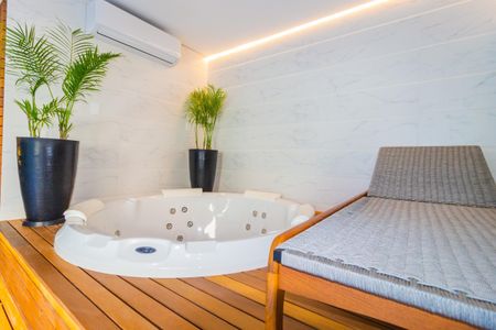 32_photo/94dce44df1.eb4747a7722cd593-ATLAS-12b6607b-8d54-4dcd-aa24-6469cbab8ea5.jpg de apartamento à venda com 4 quartos, 246m² em Cristo Rei, Curitiba