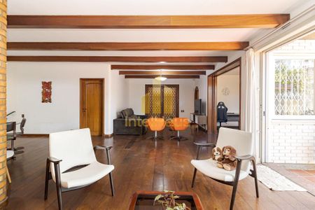 3_photo/94dce44df9.3714cccd63f8fe2d-ATLAS-139e39d2-7280-4de0-8c9b-d50879f8d1d3.jpg de casa à venda com 5 quartos, 384m² em Cristo Rei, Curitiba