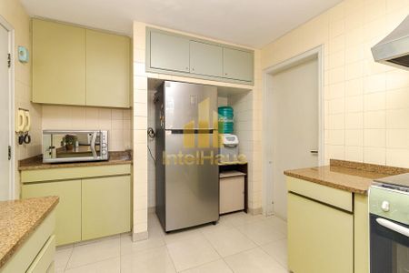 4_photo/94dce44df9.3714cccd63f8fe2d-ATLAS-171fc7d1-a9f6-4407-9a1b-34f0bda6ac6f.jpg de casa à venda com 5 quartos, 384m² em Cristo Rei, Curitiba