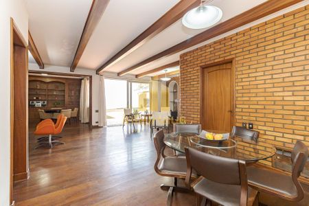 10_photo/94dce44df9.3714cccd63f8fe2d-ATLAS-45576dee-05e6-4aa4-b209-9cae012ac6c0.jpg de casa à venda com 5 quartos, 384m² em Cristo Rei, Curitiba