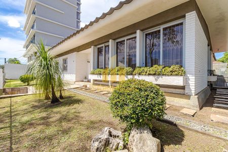 12_photo/94dce44df9.3714cccd63f8fe2d-ATLAS-4f5400c3-9cab-4777-926a-9c978f084c75.jpg de casa à venda com 5 quartos, 384m² em Cristo Rei, Curitiba