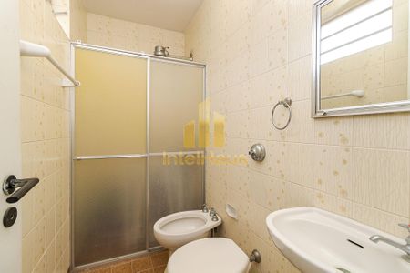 21_photo/94dce44df9.3714cccd63f8fe2d-ATLAS-840b0e61-a603-4b36-97f6-c960437024ca.jpg de casa à venda com 5 quartos, 384m² em Cristo Rei, Curitiba