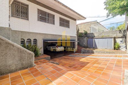 39_photo/94dce44df9.3714cccd63f8fe2d-ATLAS-89a20591-63d7-41c9-aad8-ad5b4242a34f.jpg de casa à venda com 5 quartos, 384m² em Cristo Rei, Curitiba