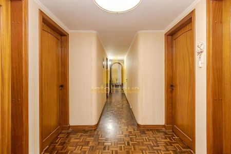 35_photo/94dce44df9.3714cccd63f8fe2d-ATLAS-a98400ef-e5c7-4dd7-8c0e-ae1362ff92c5.jpg de casa à venda com 5 quartos, 384m² em Cristo Rei, Curitiba