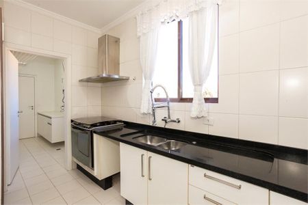 10_photo/94dce44dff.8406d85b1cc03178-ATLAS-5caaa7da-0d5b-4f27-8250-70ca31199aeb.jpg de apartamento à venda com 4 quartos, 131m² em Cristo Rei, Curitiba