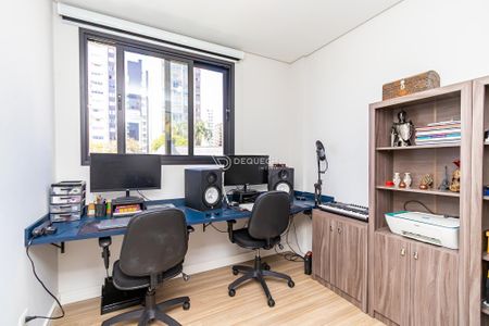 13_photo/94dce44e27.86fb319dd995b8e2-ATLAS-451bde64-e410-4b5e-8632-a066649909d5.jpg de apartamento à venda com 3 quartos, 86m² em Cristo Rei, Curitiba