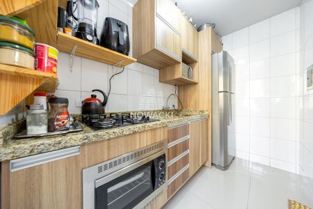 6_photo/94dce44e43.46a4522d86522fe2-ATLAS-d90da383-e7f5-4085-b3b1-fdc0a26d3697.jpg de apartamento à venda com 2 quartos, 61m² em Cristo Rei, Curitiba