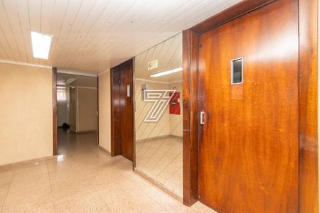 32_photo/94dce44efd.df3c0c3d7e4e96c2-ATLAS-bb8dbcbc-3a4b-49cd-a000-41e57a0f6fa7.jpg de apartamento à venda com 2 quartos, 79m² em Cristo Rei, Curitiba