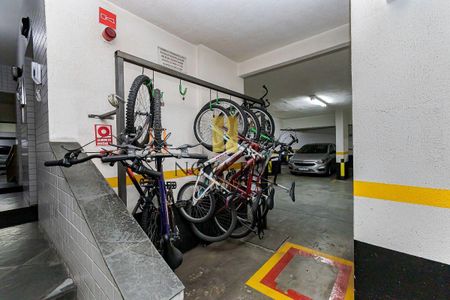 43_photo/94dce4500f.9612c2c0390caf5f-ATLAS-230a7bf0-a9a6-4dee-bd0d-daad944cb0c0.jpg de apartamento à venda com 3 quartos, 87m² em Cristo Rei, Curitiba