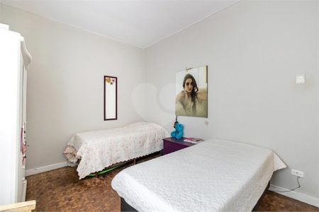 12_photo/94dce45127.cdd4f02be08f0036-ATLAS-bd80021e-ac1f-488a-97b3-acfbb399d22a.jpg de casa à venda com 3 quartos, 350m² em Jardim Botânico, Curitiba