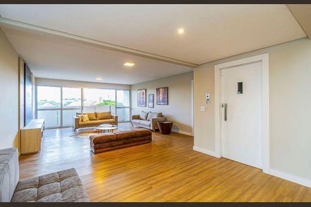 4_photo/94dce45197.42fc04046762a4be-ATLAS-b60d249b-2d13-4825-9a94-9a57e0458499.jpg de apartamento para alugar com 4 quartos, 230m² em Cristo Rei, Curitiba