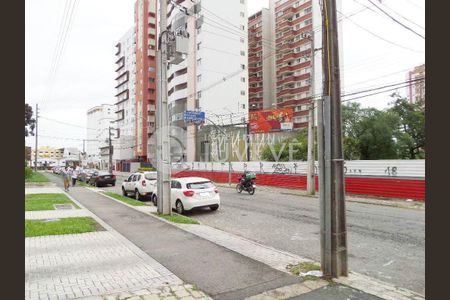4_photo/94dce451c9.2c445d7a253e7411-ATLAS-9a6846da-a712-4096-b37f-9f7fb1f351f9.jpg de apartamento para alugar com 1 quarto, 44m² em Cristo Rei, Curitiba