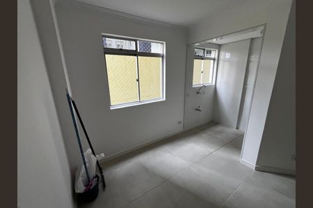 3_photo/94dce451c9.edeb4a16b057b41f-ATLAS-5c258ac8-47b1-434a-8ef6-5b9706fea8e3.jpg de apartamento para alugar com 1 quarto, 44m² em Cristo Rei, Curitiba