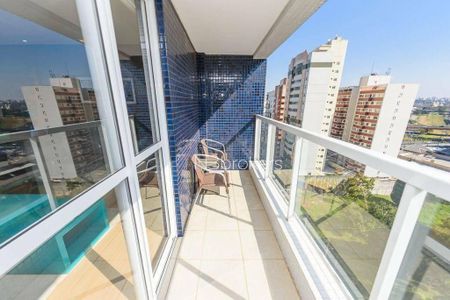 4_photo/94dce451cf.c31517e18abee356-ATLAS-e9c2ea63-d460-4e9a-a923-6eb2e8346a33.jpg de apartamento à venda com 2 quartos, 73m² em Cristo Rei, Curitiba