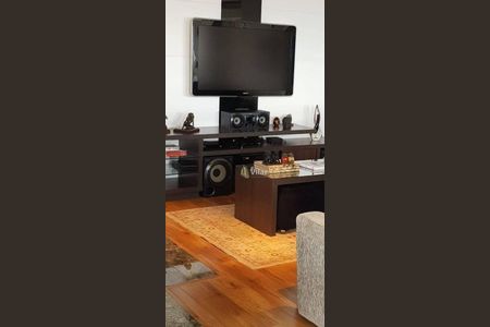 41_photo/94dce451eb.e6f02a1e96aef2b1-ATLAS-1380fcbe-c18f-434c-a379-623d2ee872e6.jpg de apartamento à venda com 3 quartos, 350m² em Cristo Rei, Curitiba