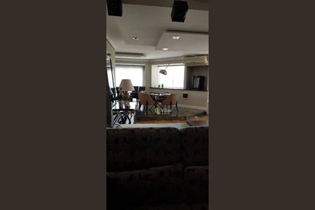 20_photo/94dce451eb.e6f02a1e96aef2b1-ATLAS-2e86283f-d834-46db-b8ca-e2440713643b.jpg de apartamento à venda com 3 quartos, 350m² em Cristo Rei, Curitiba