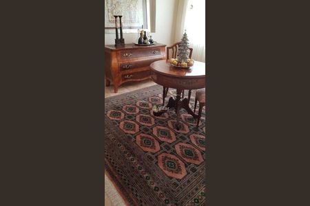 38_photo/94dce451eb.e6f02a1e96aef2b1-ATLAS-5eb1d009-c818-408e-ab42-8d883172fee6.jpg de apartamento à venda com 3 quartos, 350m² em Cristo Rei, Curitiba