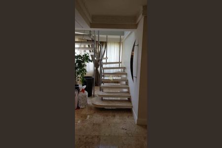 28_photo/94dce451eb.e6f02a1e96aef2b1-ATLAS-c7e8b1b9-5fec-4b7a-a7cd-59b583481a9a.jpg de apartamento à venda com 3 quartos, 350m² em Cristo Rei, Curitiba