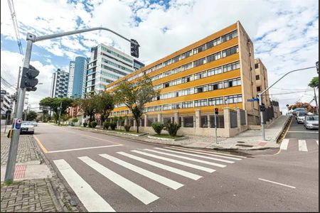 4_photo/94dce4534d.e9bc35269128f7e8-ATLAS-2087b38f-8d08-46c8-a799-1e4d0fb035d0.jpg de apartamento à venda com 3 quartos, 67m² em Cristo Rei, Curitiba