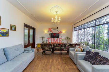 4_photo/94dce45459.6d966f5fb5582f4e-ATLAS-4fa4ef55-8c40-4d4f-afdd-c704256f2ec9.jpg de casa à venda com 5 quartos, 216m² em Jardim Botânico, Curitiba