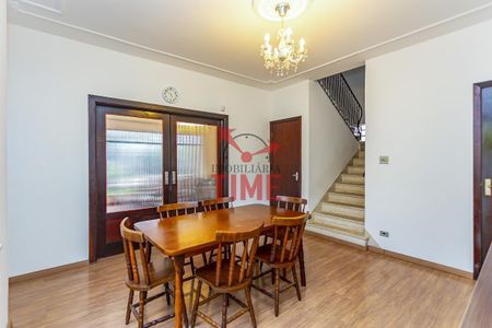 10_photo/94dce45459.6d966f5fb5582f4e-ATLAS-a4bc8fcc-7e00-43cb-aefb-7aac806f1343.jpg de casa à venda com 5 quartos, 216m² em Jardim Botânico, Curitiba