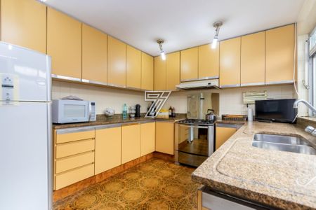 4_photo/94dce4569f.9e8f1c97e4a047f1-ATLAS-4683da05-cd5c-4eec-af5e-25ab2432c4b6.jpg de casa à venda com 2 quartos, 343m² em Jardim Botânico, Curitiba