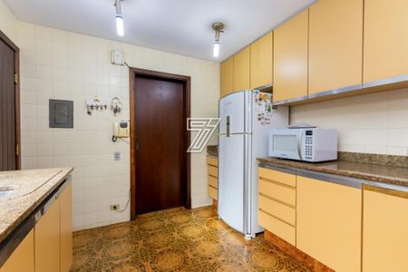 12_photo/94dce4569f.9e8f1c97e4a047f1-ATLAS-fa96f326-1a4e-4253-9092-5fa35b6e1bd1.jpg de casa à venda com 2 quartos, 343m² em Jardim Botânico, Curitiba