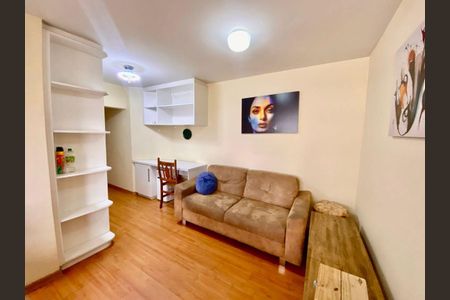 5_photo/94dce45ccf.f87c5f63b588f4d4-ATLAS-e126cb78-159f-4446-b3f7-80a24d5e6bf5.jpg de apartamento à venda com 3 quartos, 68m² em Rebouças, Curitiba