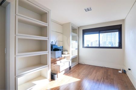 2_photo/94dce45d13.8cdf125b31d61fa3-ATLAS-030b9080-a1d7-406f-bd65-d87fd9c4ae97.jpg de apartamento à venda com 3 quartos, 161m² em Rebouças, Curitiba