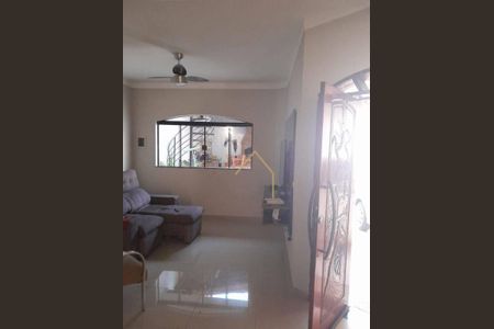 3_photo/94dce45e7b.4bd2615f33144f40-ATLAS-bf2b5cb6-5f46-41e7-bbca-8e35281ae721.jpg de casa à venda com 4 quartos, 182m² em Rebouças, Curitiba