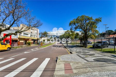 10_photo/94dce46337.c5a7f4bba314faf6-ATLAS-0f32a941-4247-4df9-b7e8-40a73879f73c.jpg de casa à venda com 3 quartos, 76m² em Rebouças, Curitiba