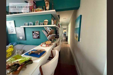 4_photo/94dce4655b.6b628c5802dde1d4-ATLAS-0bc811be-ca4e-4e73-85cf-460af625c442.jpg de apartamento à venda com 4 quartos, 169m² em Centro, Curitiba