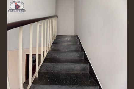 8_photo/94dce465d9.e9d68b9e635ea348-ATLAS-e29a468a-4187-400c-966a-e4a53ba00be6.jpg de casa para alugar com 2 quartos, 60m² em Rebouças, Curitiba