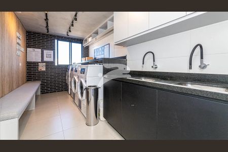 7_photo/94dce46647.2fa958abcb077423-ATLAS-b058ecc0-0b67-4792-86b5-9bd7e9eaa5c9.jpg de apartamento à venda com 2 quartos, 53m² em Rebouças, Curitiba