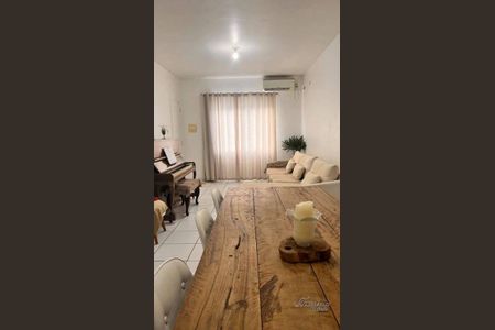 4_photo/94dce4689b.3714cccd63f8fe2d-ATLAS-2a89bd67-4ae7-4ae3-a359-92f07a0d23e2.jpg de casa à venda com 2 quartos, 60m² em Centro, Curitiba