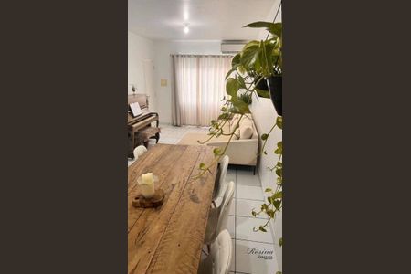 10_photo/94dce4689b.3714cccd63f8fe2d-ATLAS-bbcab6c8-2025-4a07-ba26-9f96caa50e0c.jpg de casa à venda com 2 quartos, 60m² em Centro, Curitiba