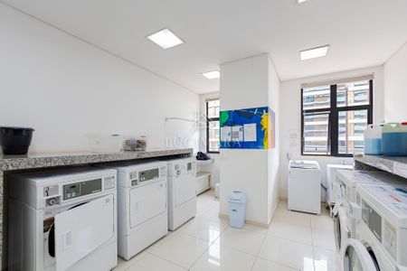 27_photo/94dce468c7.945e38fbf82eac09-ATLAS-e5c3dc03-c89a-4c3f-a375-a111e18049ac.jpg de apartamento à venda com 1 quarto, 31m² em Batel, Curitiba