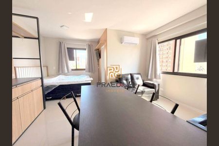 5_photo/94dce46947.70ea7b57ad33e34c-ATLAS-32e82a15-4e54-4606-9d6f-d7c95850fab8.jpg de kitnet/studio à venda com 1 quarto, 27m² em Centro, Curitiba