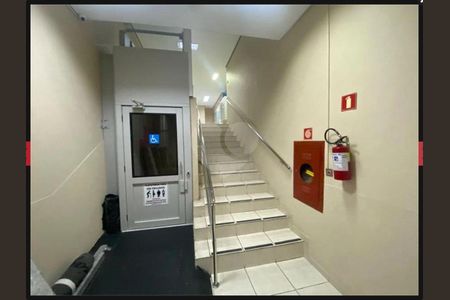 3_photo/94dce46a85.ae3d86bef28e162d-ATLAS-865905e2-2097-4bde-a4ba-043555807f92.jpg de apartamento à venda com 1 quarto, 38m² em Centro, Curitiba