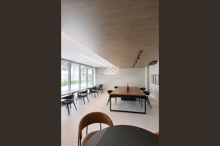 14_photo/94dce46a8b.e8d0f46ce1ba0fe8-ATLAS-a4aae3d5-7aa2-4398-8005-67e5421309e1.jpg de apartamento à venda com 2 quartos, 55m² em Centro, Curitiba