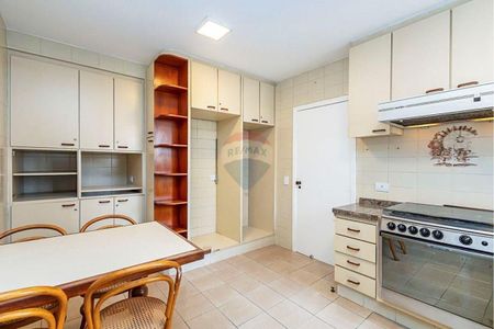 2_photo/94dce46a8f.8406d85b1cc03178-ATLAS-02e35e4a-dfaf-4fd8-af6d-55b24281e769.jpg de apartamento para alugar com 3 quartos, 138m² em Centro, Curitiba