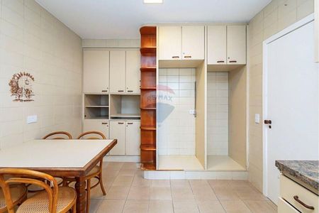 10_photo/94dce46a8f.8406d85b1cc03178-ATLAS-9db8fccc-47f0-4904-bffc-186548b6ef01.jpg de apartamento para alugar com 3 quartos, 138m² em Centro, Curitiba