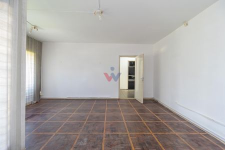 13_photo/94dce46b0b.db20ad0f7650a763-ATLAS-a66eabde-76b6-421a-ba48-76e2bea9ff36.jpg de casa à venda com 1 quarto, 400m² em Centro, Curitiba