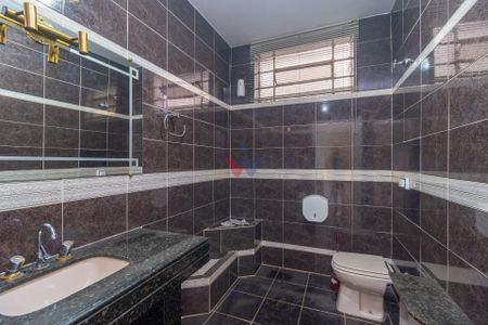 7_photo/94dce46b0b.db20ad0f7650a763-ATLAS-db3264f4-ea76-49e6-8a12-d36e4a7fb447.jpg de casa à venda com 1 quarto, 400m² em Centro, Curitiba