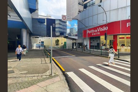 3_photo/94dce46b17.ccb4b39809e64137-ATLAS-3afff9a5-cea4-4ccf-9595-ca866e0ff46c.jpg de apartamento à venda com 0 quarto, m² em Centro, Curitiba